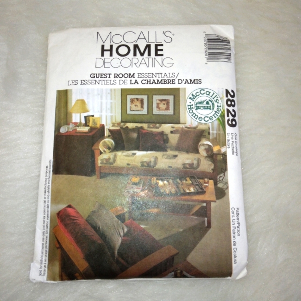 MCCALL'S 2829 Guest Room Essentials Futon covers, table covers,  bolster…